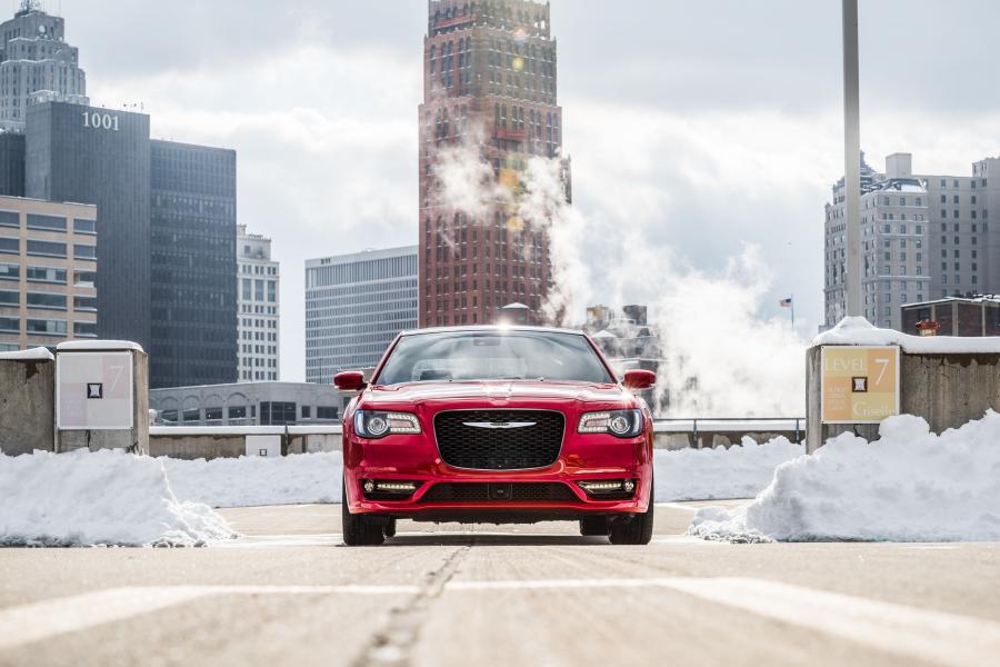  Chrysler 300S Sport Appearance Package (LX2) 2016 года  (фото 8 из 27)